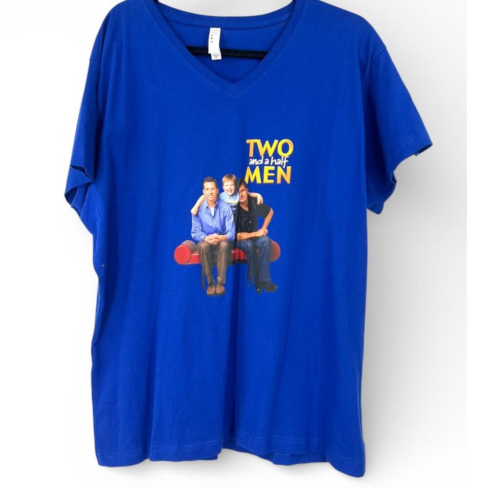 Vintage  2000's Y2K Two and a Half Men 2XL XXL Tshirt Tee Vneck Charlie Sheen
